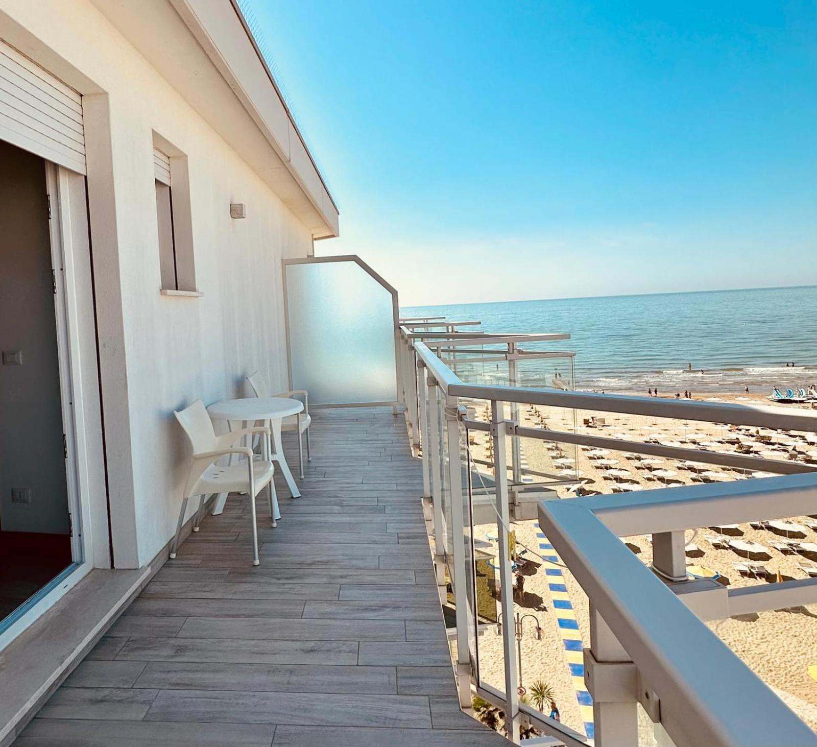 Hotel Nizza Frontemare Superior 3 Stelle