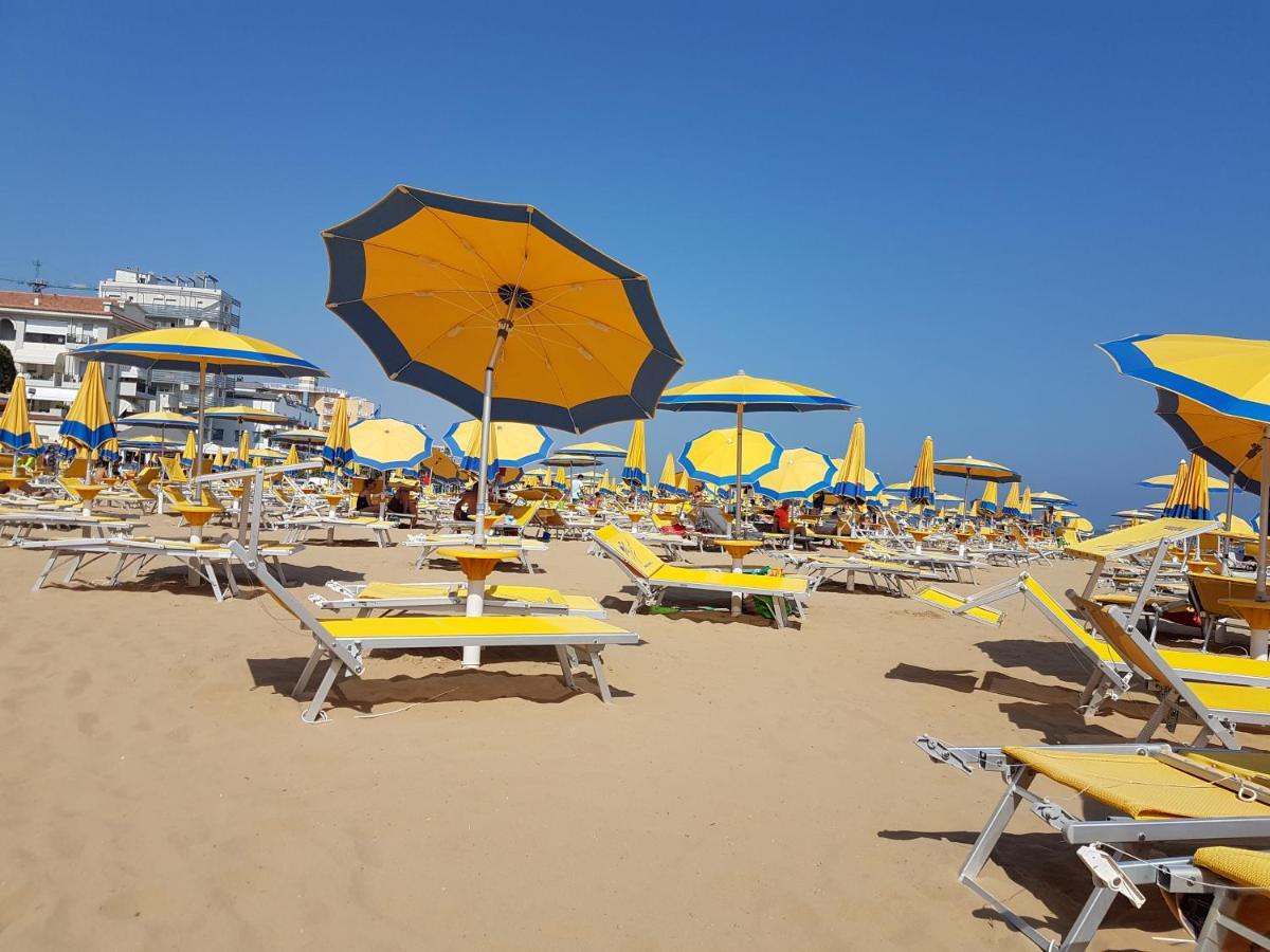 Hotel Nizza Frontemare Superior 3 Stelle 3*