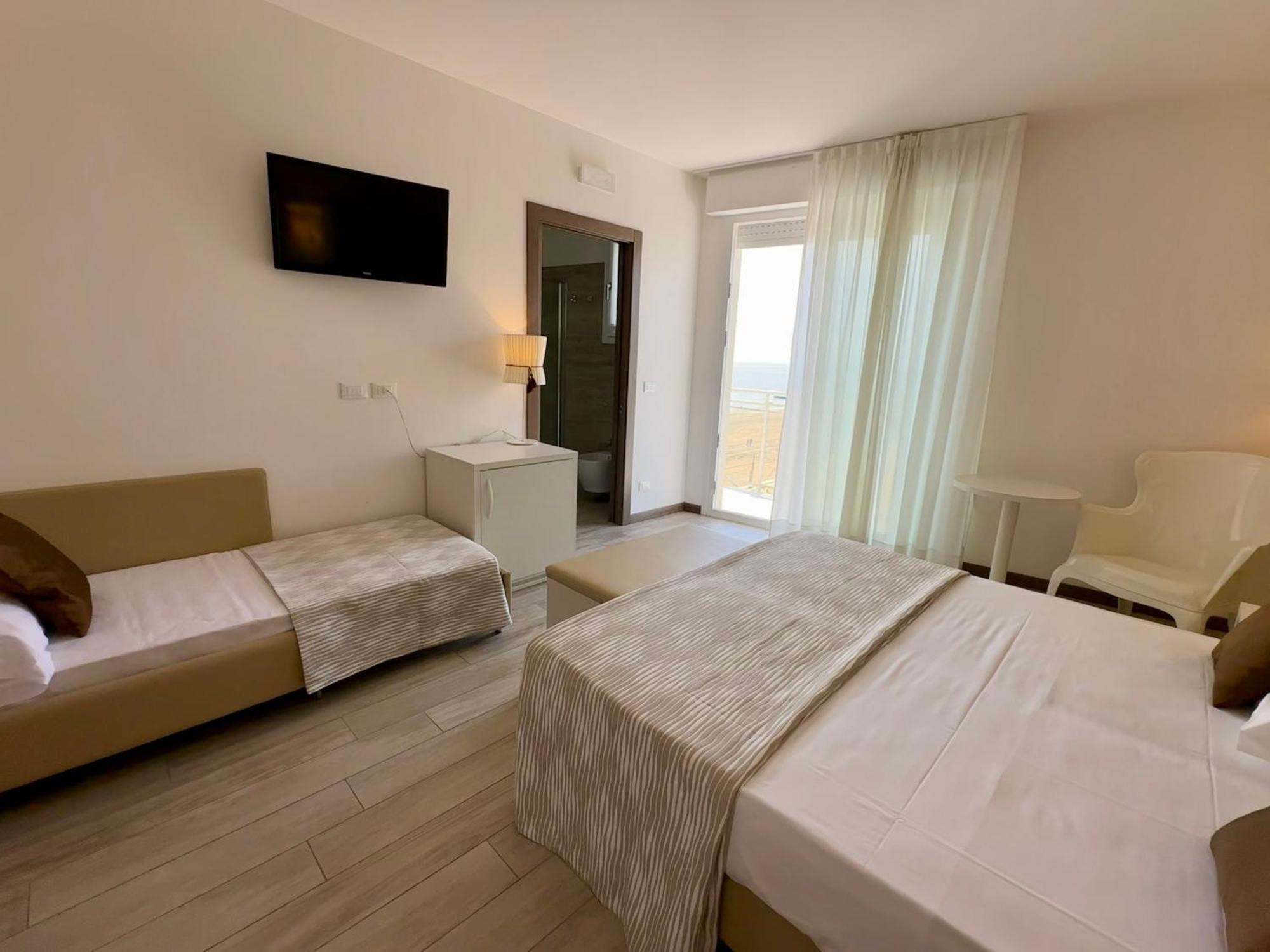 Nizza Frontemare Superior 3 Stelle Hotel 3*