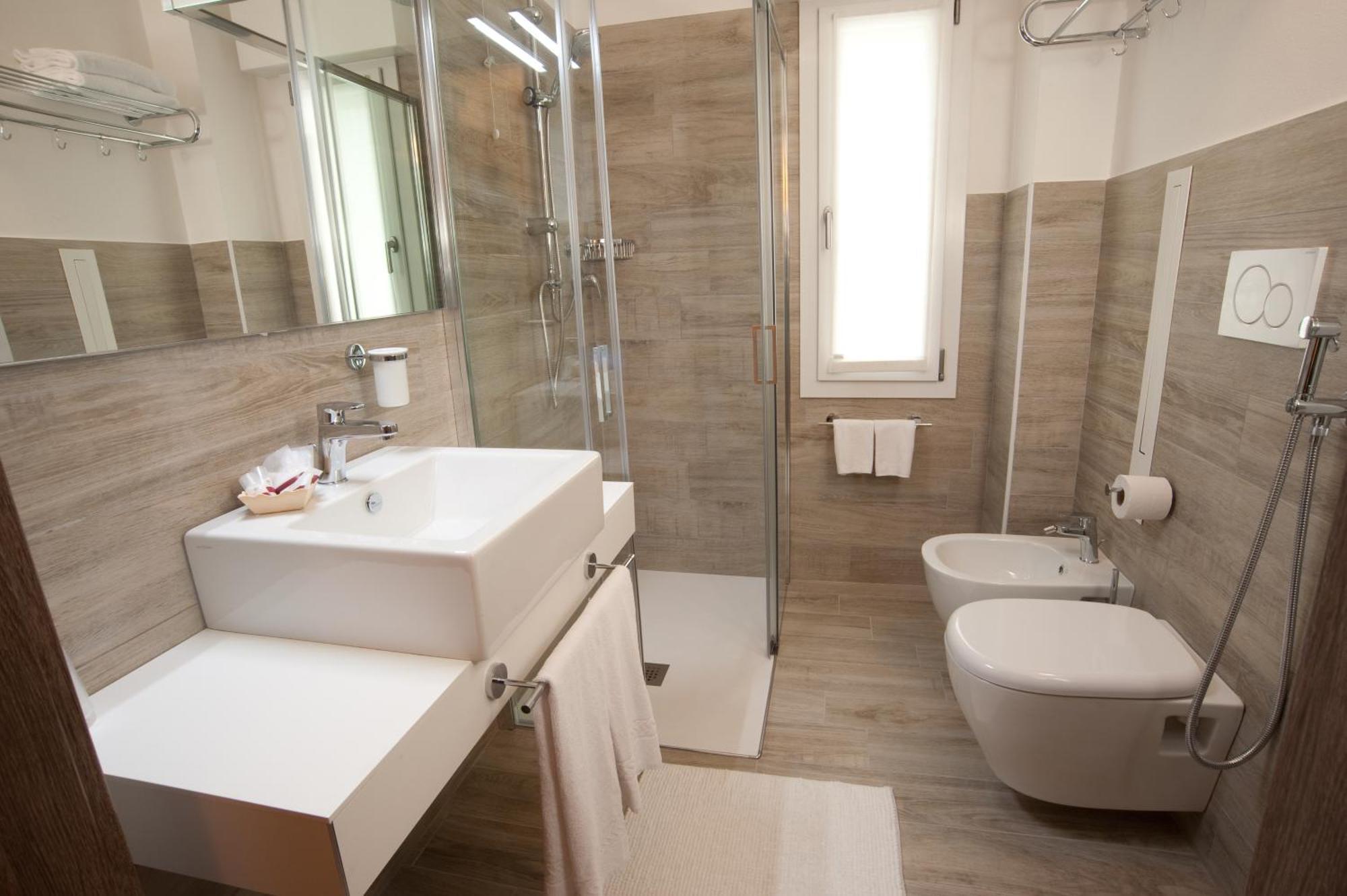 Hotel Nizza Frontemare Superior 3 Stelle